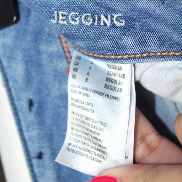 AEO Distressed Jeggings - Picture 4 of 7